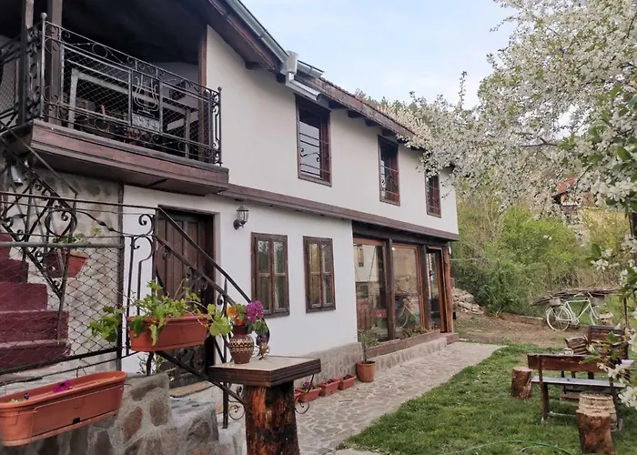 Semesterbostad старата череша село раждавица